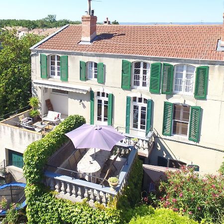 Maison De Maitre A Bram # Jacuzzi エクステリア 写真